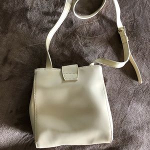 NINE WEST- Ivory crossbody small purse